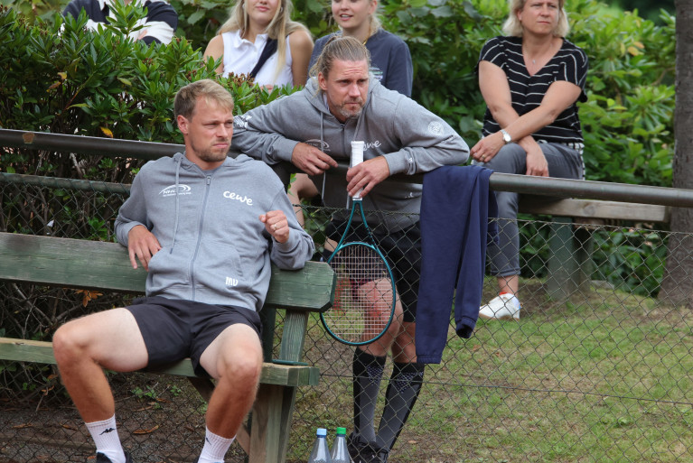 Start in die Hallensaison: OTeV-Spielertrainer Michel Dornbusch erwartet starke Gäste und hat schöne Nachricht parat